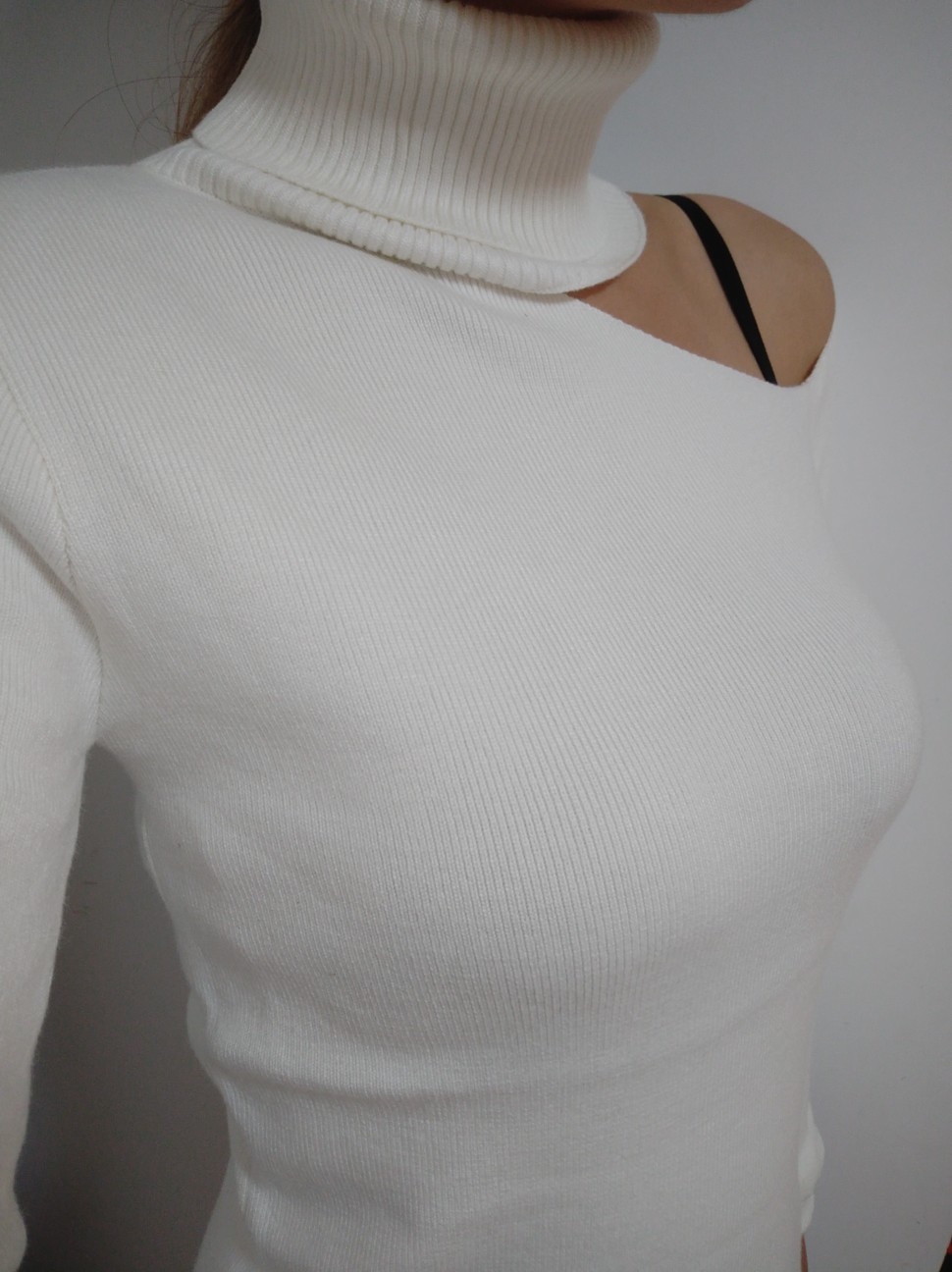 Women's Off Shoulder Knitted Sweater