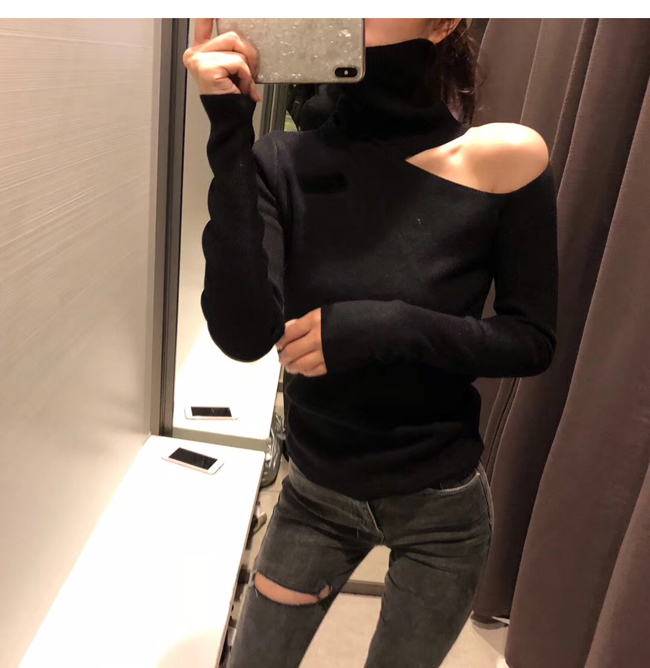 Women's Off Shoulder Knitted Sweater