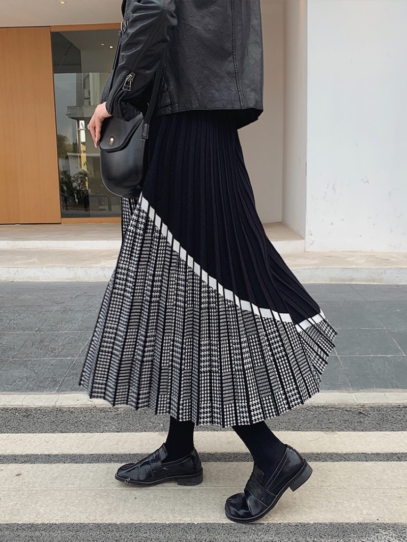 Women's Houndstooth Pleated Midi Skirt