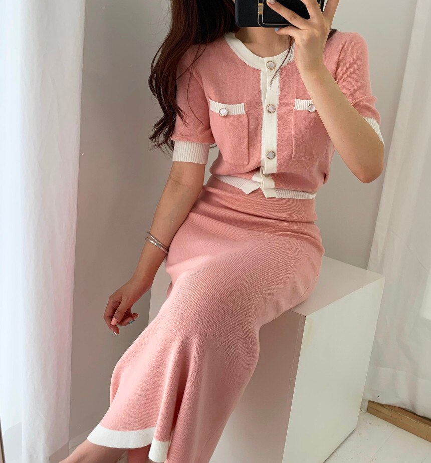 Women's Elegant Knitted Suit